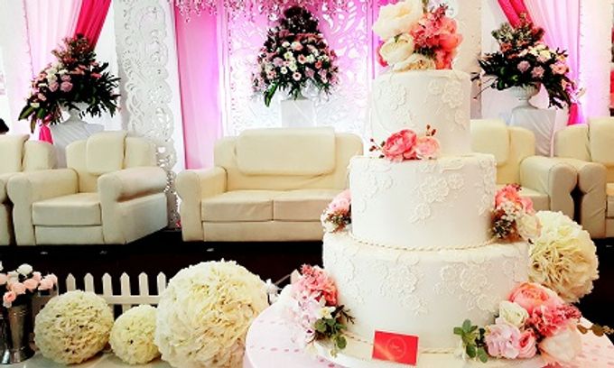 Amor Wedding Cake by Amor Cake - 024