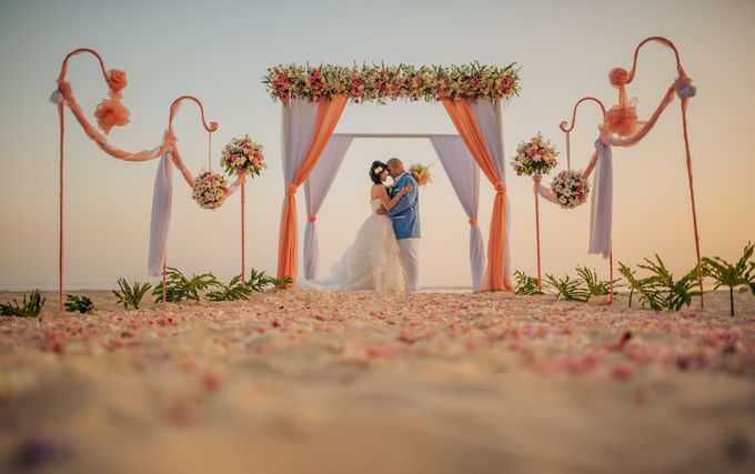 Beach Wedding by Samabe Bali Suites & Villas - 003 Beach Wedding by Samabe Bali Suites & Villas - 003
