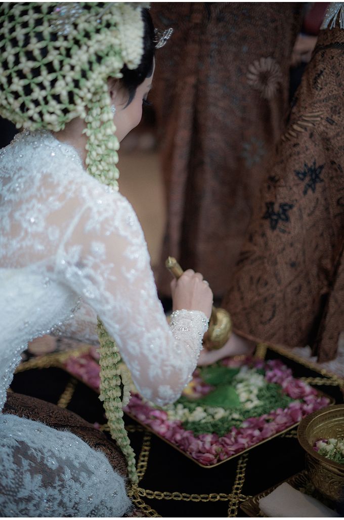 Arga & Arlene Wedding by Reynard Karman Photography - 024 Arga & Arlene Wedding by Reynard Karman Photography - 024