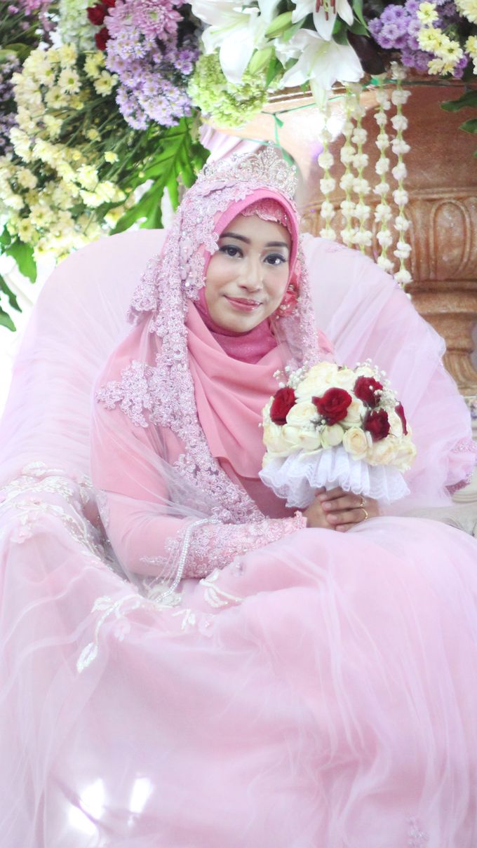 Kebaya Pink - Ayyuda & Wildan by LAKSMI 0817 0370 7670 by LAKSMI - Kebaya Muslimah & Islamic Bride - 001