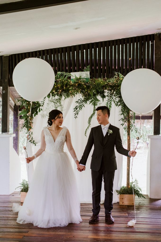 Rustic White Wedding of Astrina Chandra by With Every - 014 Rustic White Wedding of Astrina Chandra by With Every - 014