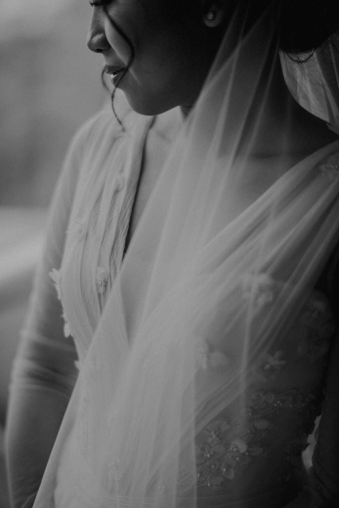 Rustic White Wedding of Astrina Chandra by With Every - 017 Rustic White Wedding of Astrina Chandra by With Every - 017