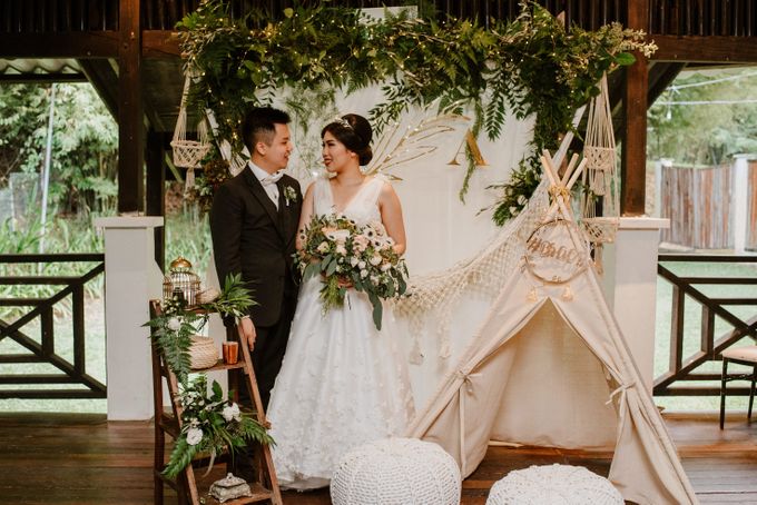 Rustic White Wedding of Astrina Chandra by Vicario Bride - 003 Rustic White Wedding of Astrina Chandra by Vicario Bride - 003