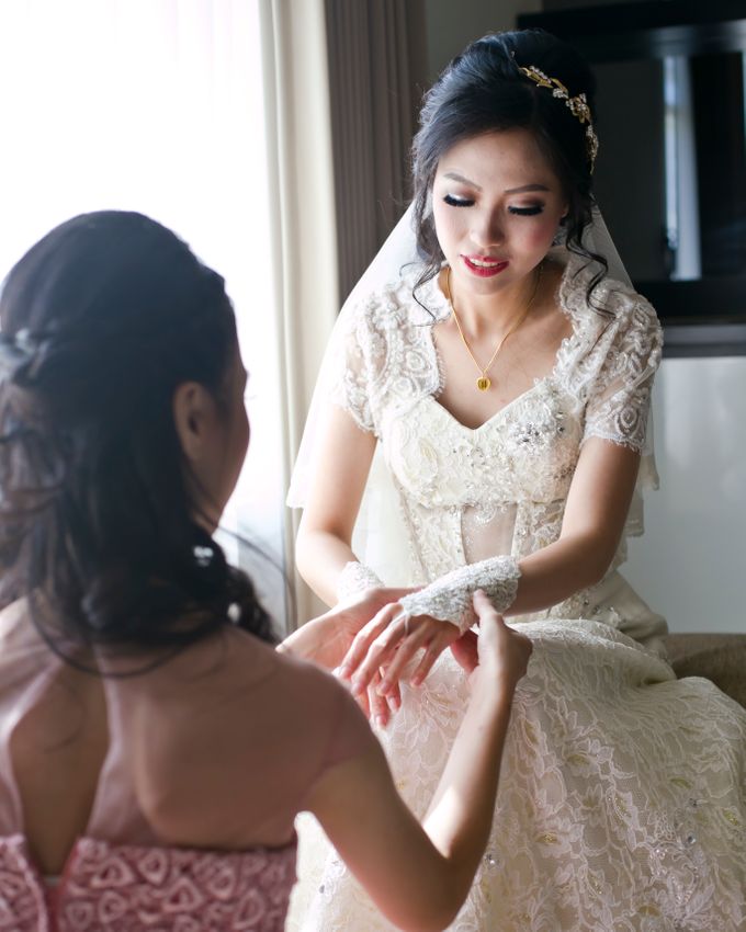 Simple and Elegant Wedding by AngelineThresdy Makeup Artist - 017 Simple and Elegant Wedding by AngelineThresdy Makeup Artist - 017