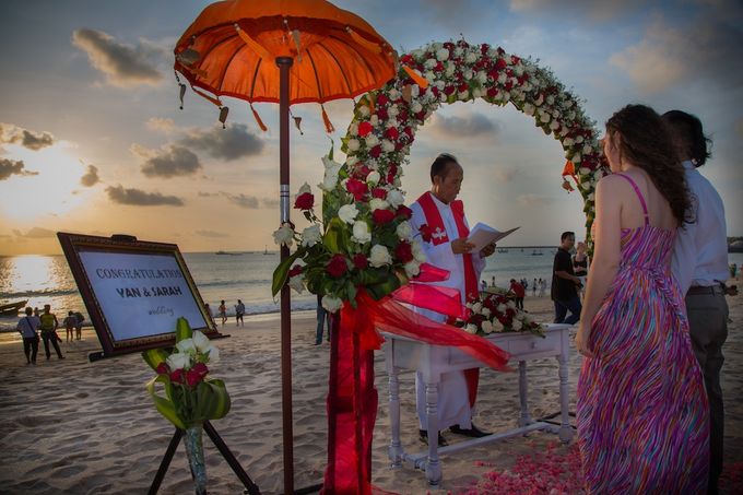 Simple Beach Wedding by Bali Home Wedding - 006