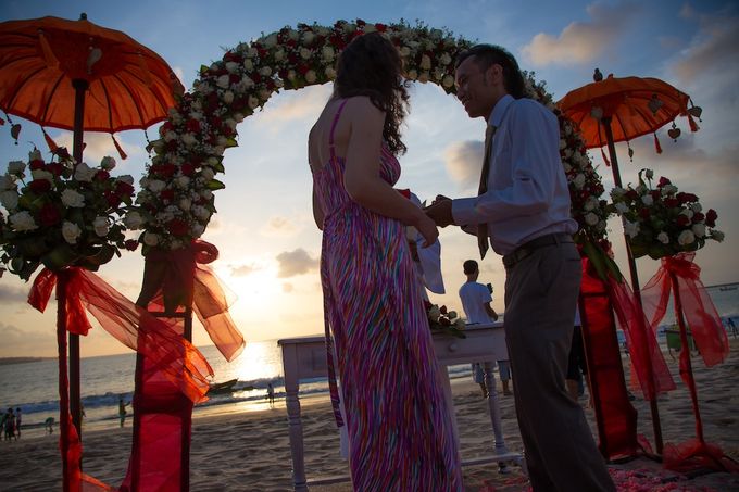 Simple Beach Wedding by Bali Home Wedding - 007