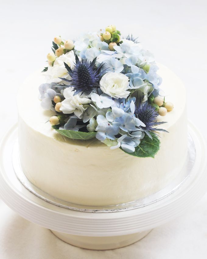 Party Cake - Frosted Cake with Imported Flowers by Lareia Cake & Co. - 002 Party Cake - Frosted Cake with Imported Flowers by Lareia Cake & Co. - 002