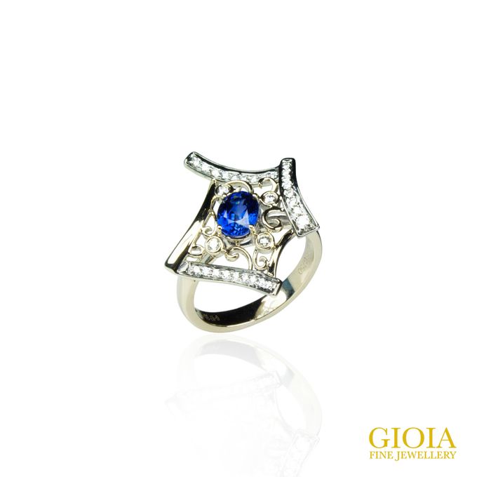 Blue Sapphire Ring by GIOIA FINE JEWELLERY - 004 Blue Sapphire Ring by GIOIA FINE JEWELLERY - 004