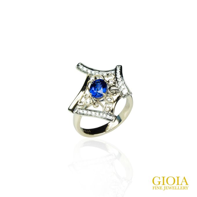 Blue Sapphire Ring by GIOIA FINE JEWELLERY - 004