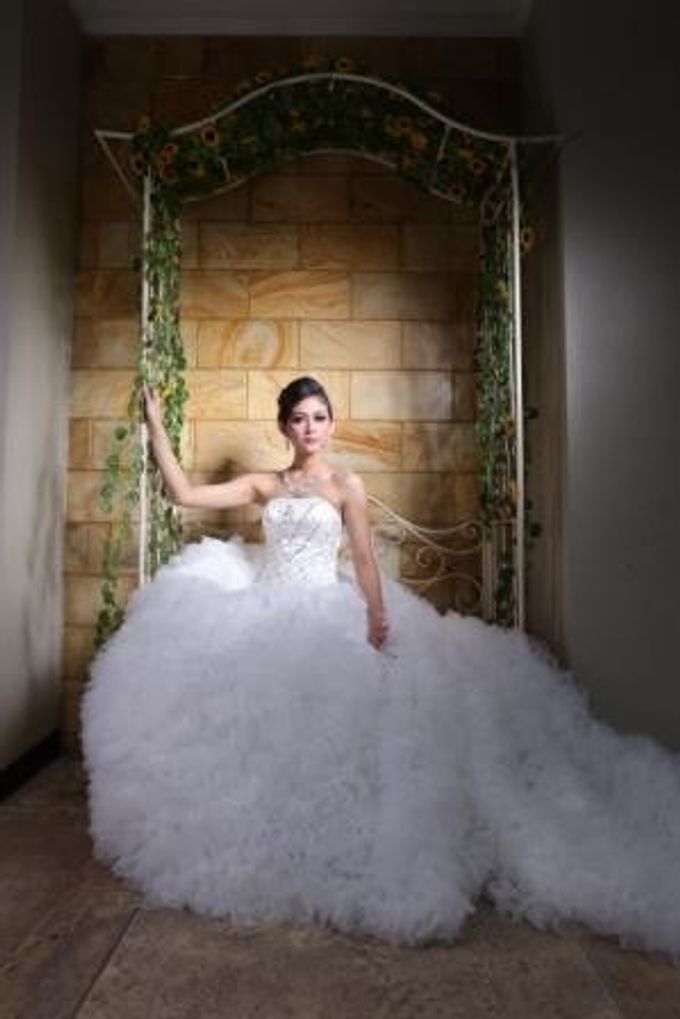 photoshoot kyria's wedding gown by KYRIA WEDDING - 003 photoshoot kyria's wedding gown by KYRIA WEDDING - 003