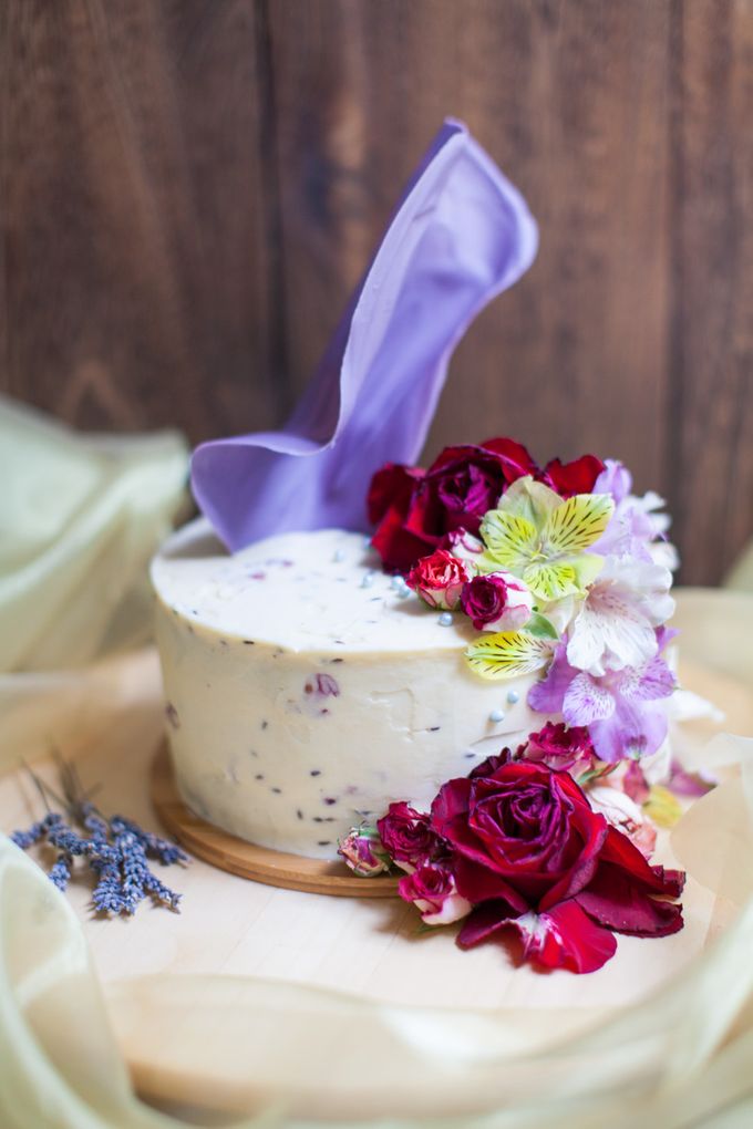 Chocolate Crowns & Florals by Cake & Wildflour - 004 Chocolate Crowns & Florals by Cake & Wildflour - 004