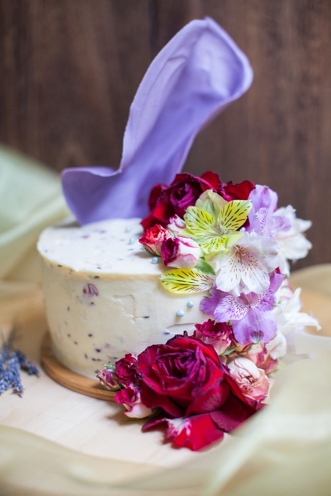 Chocolate Crowns & Florals by Cake & Wildflour - 006 Chocolate Crowns & Florals by Cake & Wildflour - 006