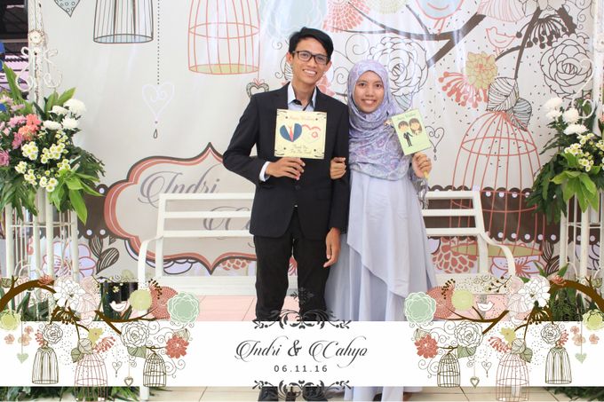 The Wedding of Indri & Cahyono by SoCeez Photobooth - 009