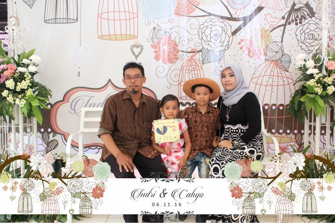 The Wedding of Indri & Cahyono by SoCeez Photobooth - 010