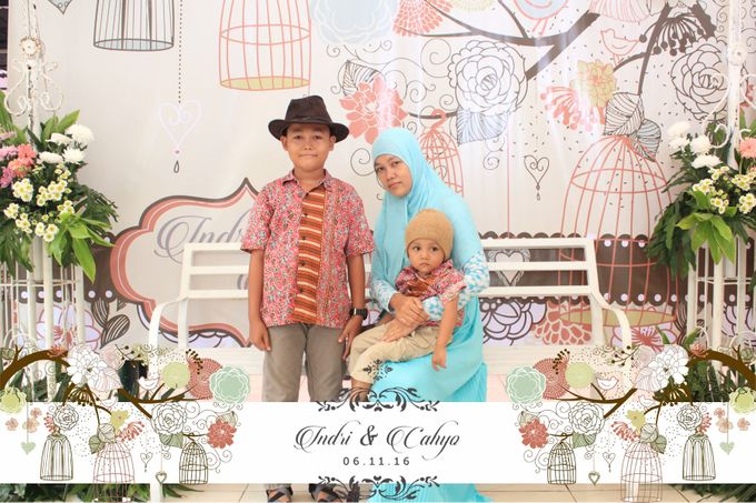 The Wedding of Indri & Cahyono by SoCeez Photobooth - 011