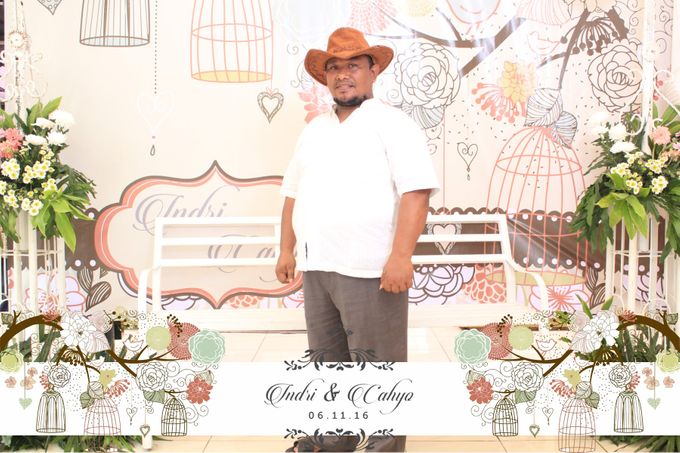 The Wedding of Indri & Cahyono by SoCeez Photobooth - 014