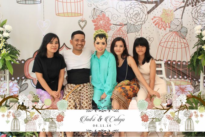 The Wedding of Indri & Cahyono by SoCeez Photobooth - 022