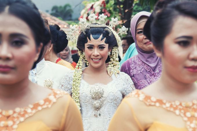 Wedding of Ajeng and Yudhi by: Gofotovideo by GoFotoVideo - 023 Wedding of Ajeng and Yudhi by: Gofotovideo by GoFotoVideo - 023