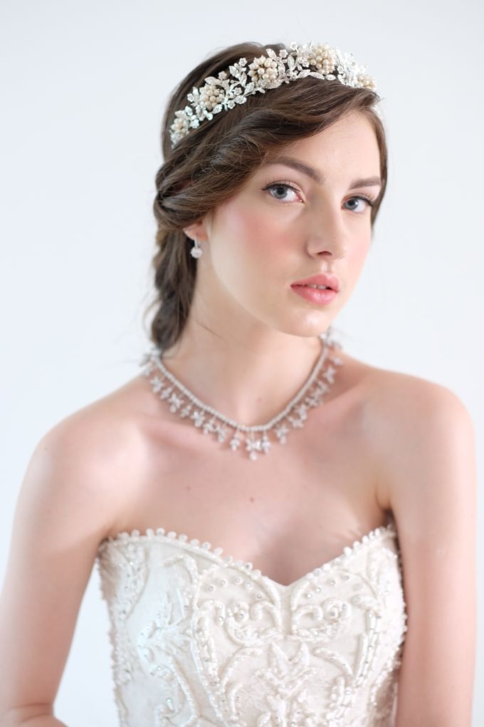 CROWN by Rinaldy A Yunardi available for RENT by LAMIIK BRIDAL - 013 CROWN by Rinaldy A Yunardi available for RENT by LAMIIK BRIDAL - 013