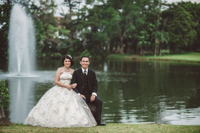 prewedding outdoor amel & felix by Francis'k Bride - 006