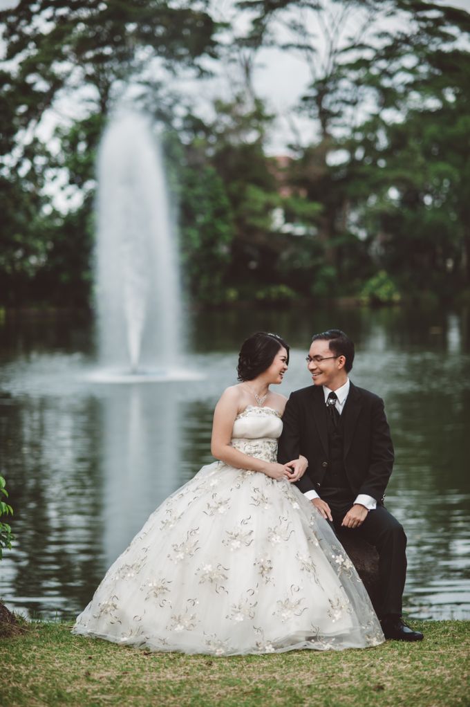 prewedding outdoor amel & felix by Francis'k Bride - 007 prewedding outdoor amel & felix by Francis'k Bride - 007