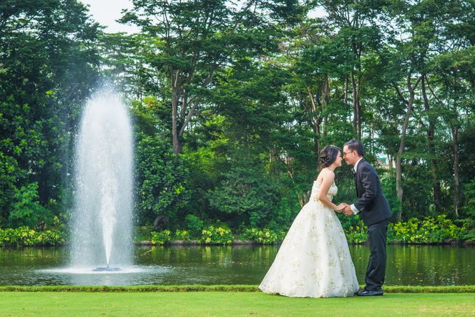 prewedding outdoor amel & felix by Francis'k Bride - 004