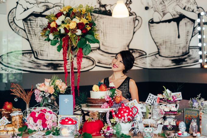 Madhatter's Party Themed Shoot x Melissa Koh by Ever & Blue Floral Design - 010 Madhatter's Party Themed Shoot x Melissa Koh by Ever & Blue Floral Design - 010