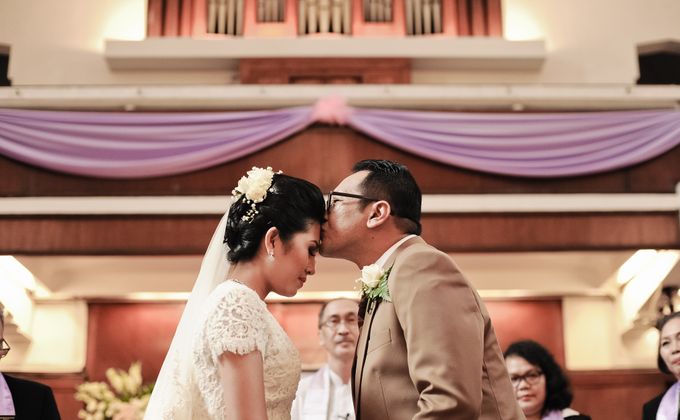 Henny & Erwin Wedding by Yoga Septa Make Up Artist - 001 Henny & Erwin Wedding by Yoga Septa Make Up Artist - 001