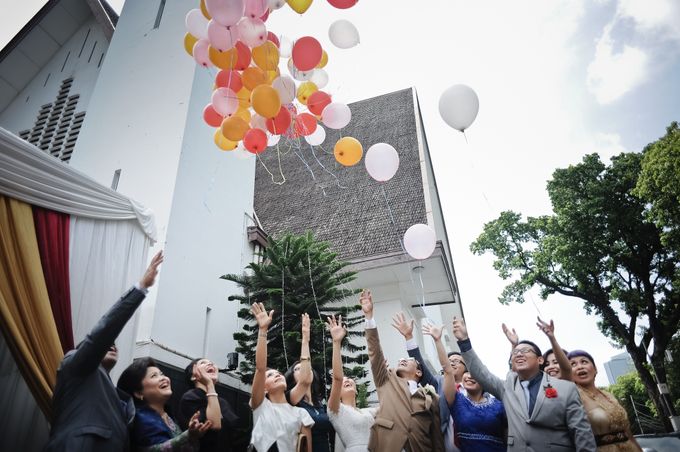 Henny & Erwin Wedding by Yoga Septa Make Up Artist - 006 Henny & Erwin Wedding by Yoga Septa Make Up Artist - 006