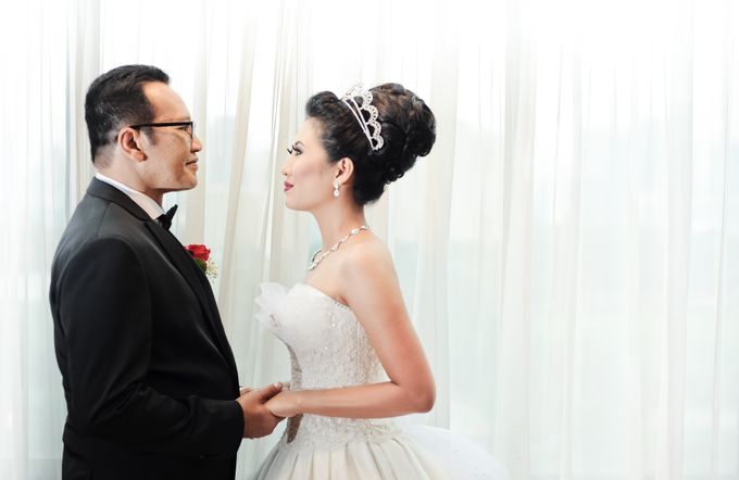Henny & Erwin Wedding by Yoga Septa Make Up Artist - 004 Henny & Erwin Wedding by Yoga Septa Make Up Artist - 004