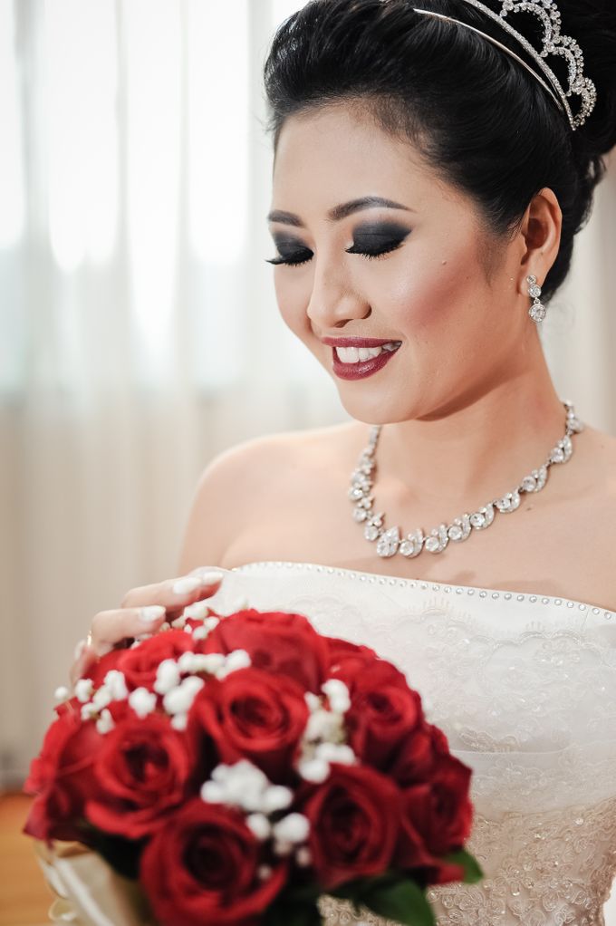 Henny & Erwin Wedding by Yoga Septa Make Up Artist - 005 Henny & Erwin Wedding by Yoga Septa Make Up Artist - 005