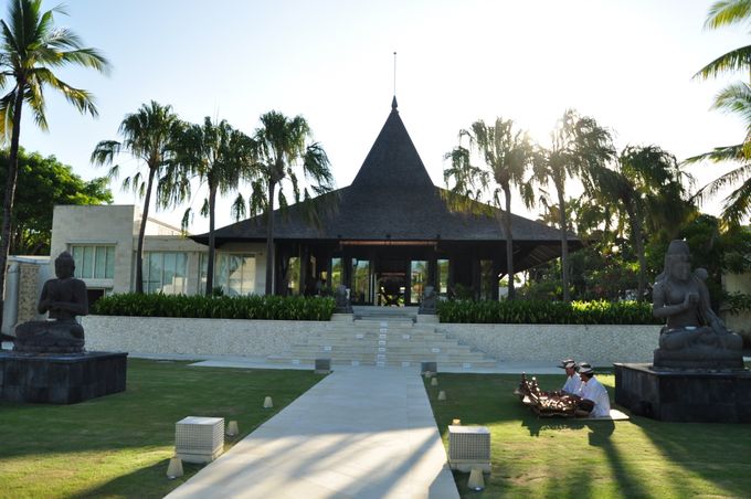 Wedding & Dinner of Dwinisa & Nathan by The Royal Santrian Luxury Beach Villa - 002 Wedding & Dinner of Dwinisa & Nathan by The Royal Santrian Luxury Beach Villa - 002