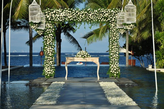 Wedding & Dinner of Dwinisa & Nathan by The Royal Santrian Luxury Beach Villa - 003