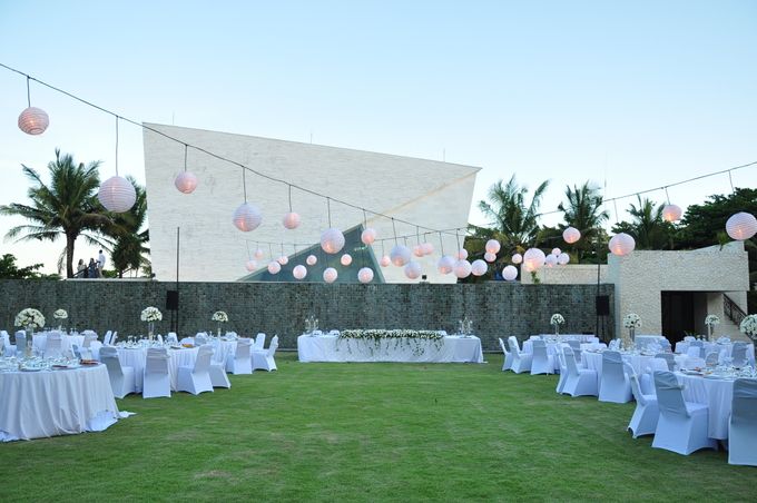 Wedding & Dinner of Dwinisa & Nathan by The Royal Santrian Luxury Beach Villa - 015