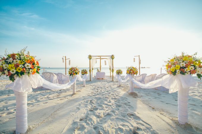 Weddings at Fridays - Ceremony by Fridays Boracay Resort - 012 Weddings at Fridays - Ceremony by Fridays Boracay Resort - 012
