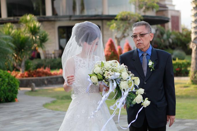 The Wedding Day of Ferry and Raisa by Loov Pictura - 027