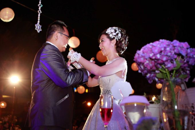 The Wedding Day of Ferry and Raisa by Loov Pictura - 043