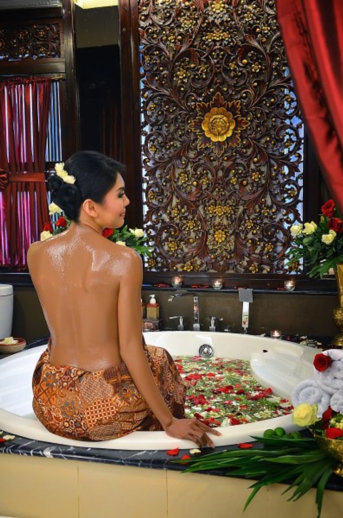 Chocolate Treatment by TAMAN SARI ROYAL HERITAGE SPA KELAPA GADING - 001