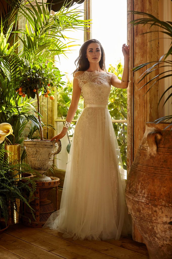 Catherine Deane by Frieda Brides - 007 Catherine Deane by Frieda Brides - 007