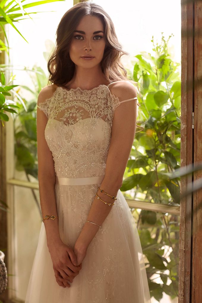 Catherine Deane by Frieda Brides - 006 Catherine Deane by Frieda Brides - 006