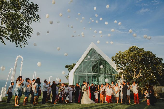 Ayana Bali | Warm & Fuzzy Wedding of Maureen & Denny by ILUMINEN - 022