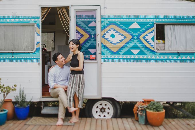 The Escape in Caravan | Connection Session of Olivia & Ricco by ILUMINEN - 001 The Escape in Caravan | Connection Session of Olivia & Ricco by ILUMINEN - 001