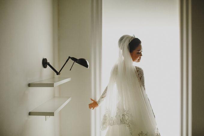 Cathedral Jakarta & The Edge Uluwatu | Duo City Wedding of Julia & Erick by ILUMINEN - 006 Cathedral Jakarta & The Edge Uluwatu | Duo City Wedding of Julia & Erick by ILUMINEN - 006