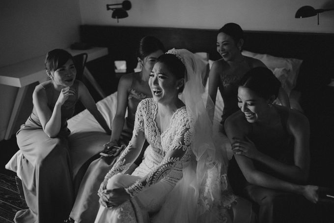 Cathedral Jakarta & The Edge Uluwatu | Duo City Wedding of Julia & Erick by ILUMINEN - 011