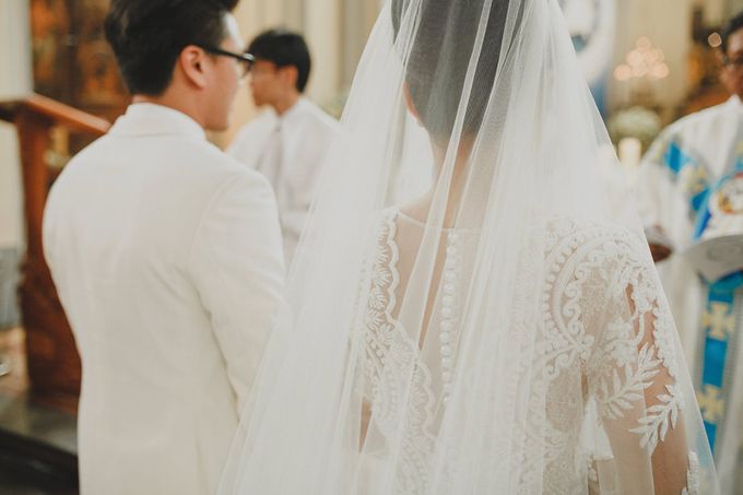 Cathedral Jakarta & The Edge Uluwatu | Duo City Wedding of Julia & Erick by ILUMINEN - 027 Cathedral Jakarta & The Edge Uluwatu | Duo City Wedding of Julia & Erick by ILUMINEN - 027
