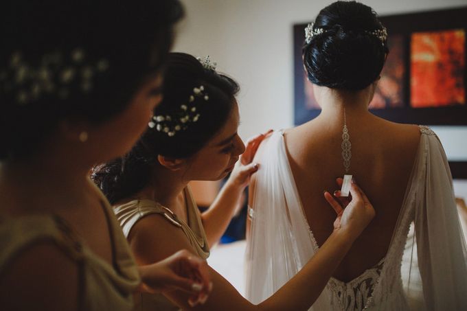 Cathedral Jakarta & The Edge Uluwatu | Duo City Wedding of Julia & Erick by ILUMINEN - 046 Cathedral Jakarta & The Edge Uluwatu | Duo City Wedding of Julia & Erick by ILUMINEN - 046