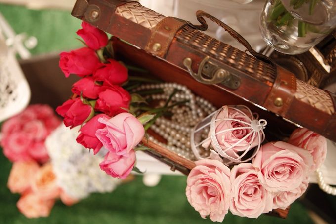 The Wedding of Stanley and Cynthia at Mandarin oriental Hotel Jakarta. by The Swan Decoration - 005