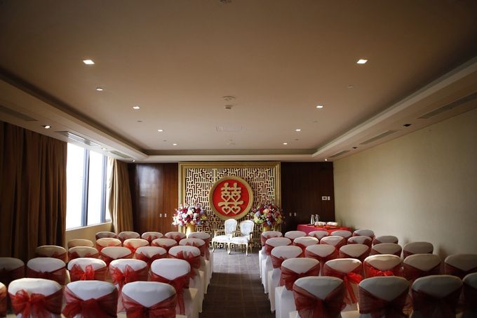 The Wedding of Stanley and Cynthia at Mandarin oriental Hotel Jakarta. by The Swan Decoration - 007