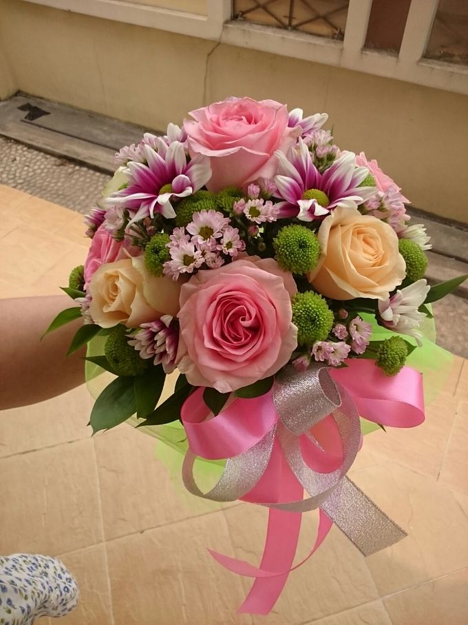 Wedding handbouquet by D'vinn Florist - 001