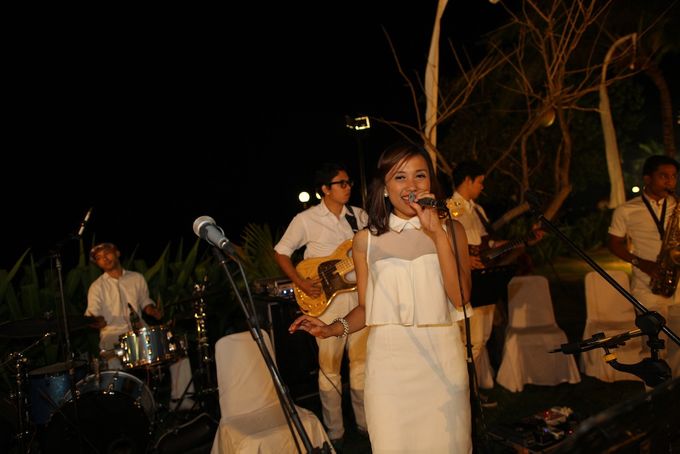 THE STAR BAND at TARA & MARSHEL Wedding by BALI LIVE ENTERTAINMENT - 009